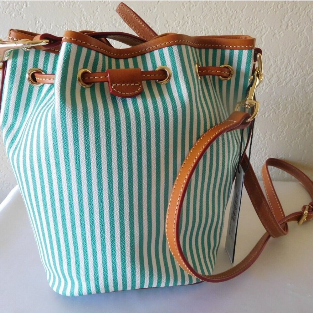 RARE Dooney & Bourke Sullivan Coated Cotton Drawstring Crossbody green white NWT - Picture 4 of 6